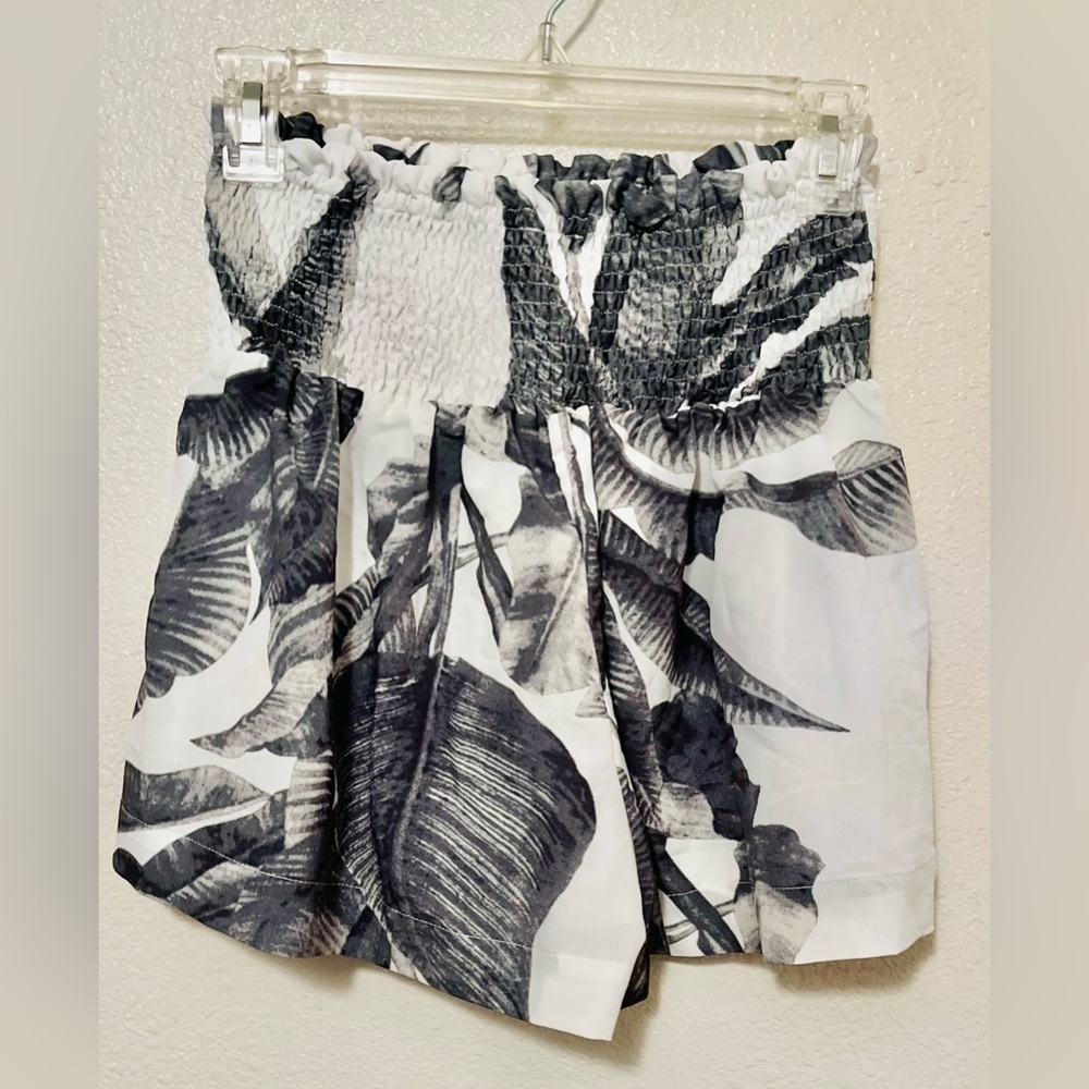 ICEC Smocked Green & White Foliage Shorts Womens size XS